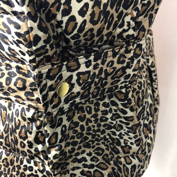 Crown and Ivy Leopard print puffer vest Size PM - Picture 5 of 9